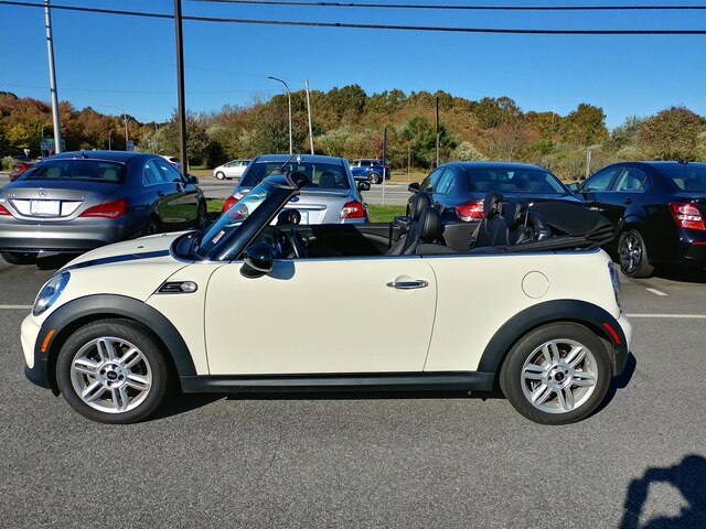 Pre Owned 2015 Mini Convertible Cooper Fwd Convertible